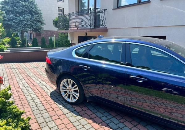 Jaguar XF cena 86900 przebieg: 99400, rok produkcji 2017 z Zamość małe 137